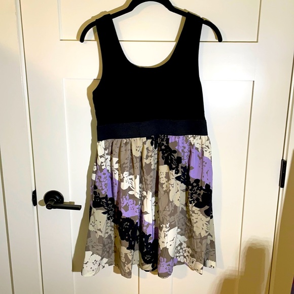 ELLE Pocket Dress - Picture 1 of 4